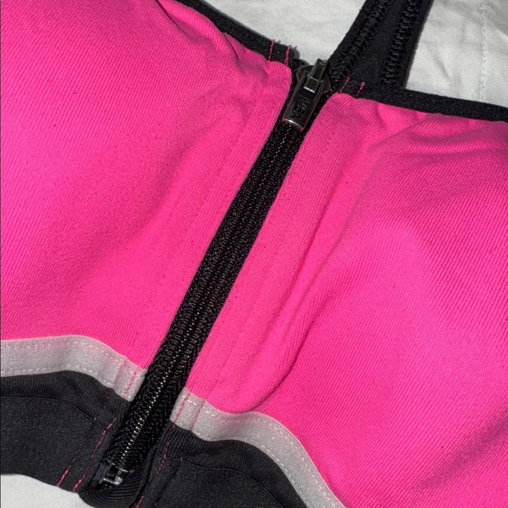 Victoria’s Secret VSX Max Double Close Sports Bra - Picture 3 of 7